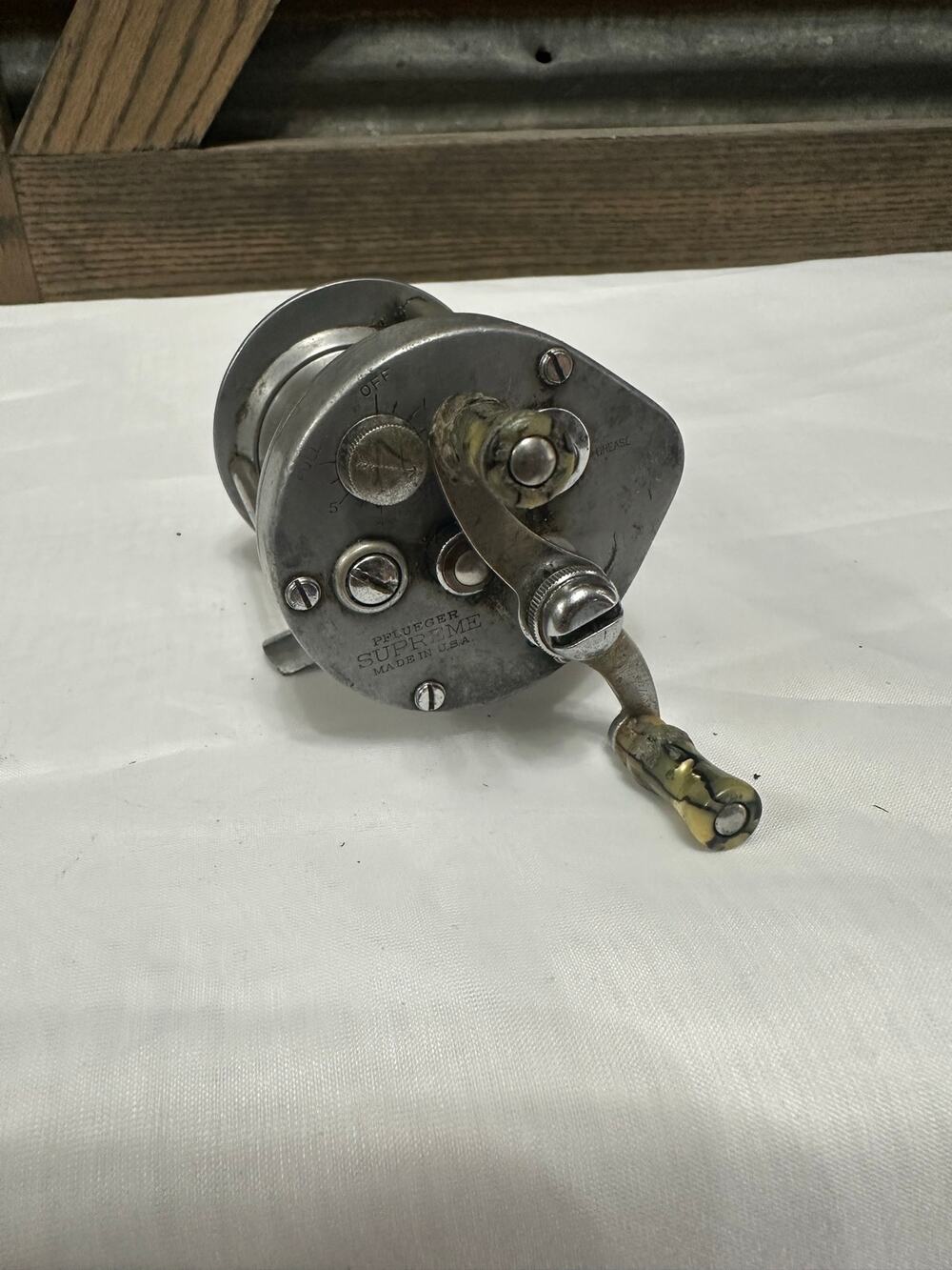 Pflueger Supreme bait casting reel